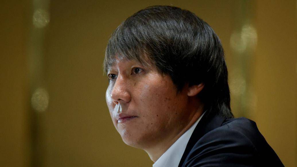 首相基尔·斯塔默透露，他与14岁的女儿和16岁的儿子一起观看过这部电视剧，其关于社会对年轻人的压力的主题“令我深受触动”。