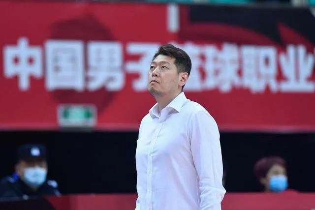 剧情方面，影片还融入“局中局”反转，中情局黑幕、妻子“假死”、高层阴谋层层展开。