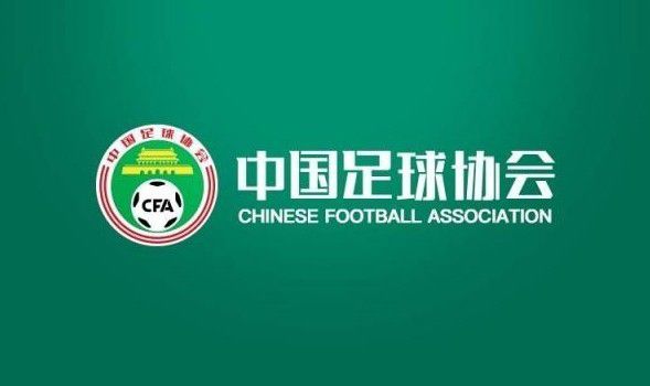 天天在小伙伴们中个子最高，也是最调皮的一个，不仅是“亲爹狂魔”，对代理村长李 张天爱晒“魔性”自拍 原来她是深藏的“斗鸡眼” 2018-01-15 今天上午，张天爱晒了一组自拍图片，并配文写道：“自拍不成功？