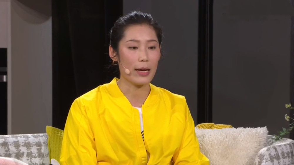 电影《魔法坏女巫》将分为上、下两部上映，上部定档在2024年11月22日，下部提档至2025年11月21日。